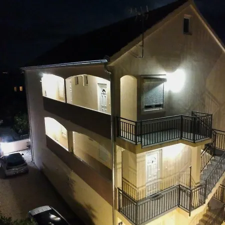 Apartment E.t.a. *
