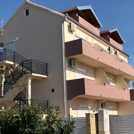 E.t.a. Lägenhet Trogir